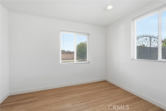 Detail Gallery Image 32 of 44 For 8647 Corbin Ave, Winnetka,  CA 91306 - 5 Beds | 3/1 Baths