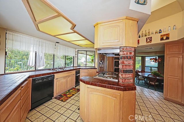 Detail Gallery Image 32 of 60 For 9752 Rangeview Dr, Santa Ana,  CA 92705 - 4 Beds | 3/1 Baths
