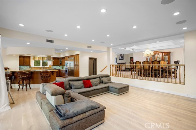 Detail Gallery Image 14 of 50 For 3331 Oakmont View Dr, Glendale,  CA 91208 - 5 Beds | 4/1 Baths