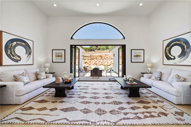 Detail Gallery Image 7 of 66 For 2027 via Monserate, Fallbrook,  CA 92028 - 4 Beds | 4 Baths