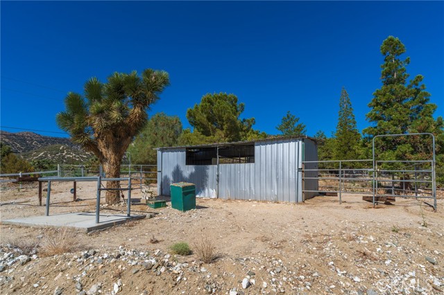 Detail Gallery Image 31 of 73 For 2184 Oak Springs Valley Rd, Wrightwood,  CA 92397 - 3 Beds | 2 Baths