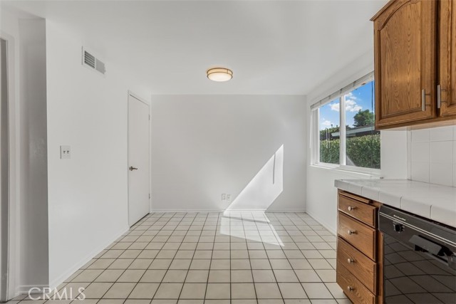 Image 9 of 35 For 6304 Tamarind Street