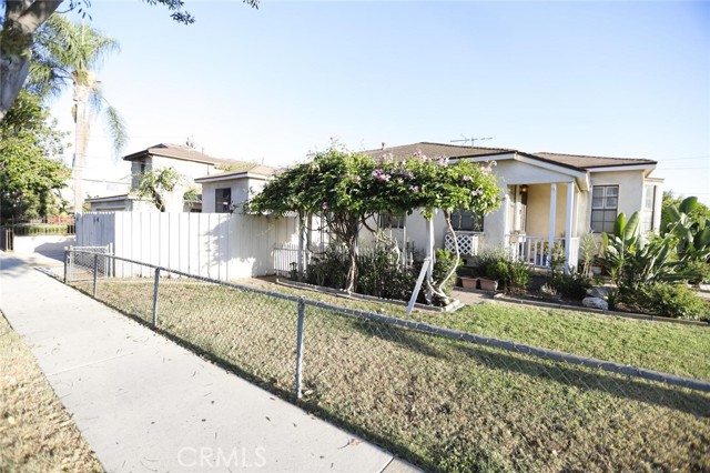 13006 Jefferson Avenue, Hawthorne CA: https://media.crmls.org/medias/3aa9651d-5c59-4e5f-a713-ca6d93c7d89d.jpg