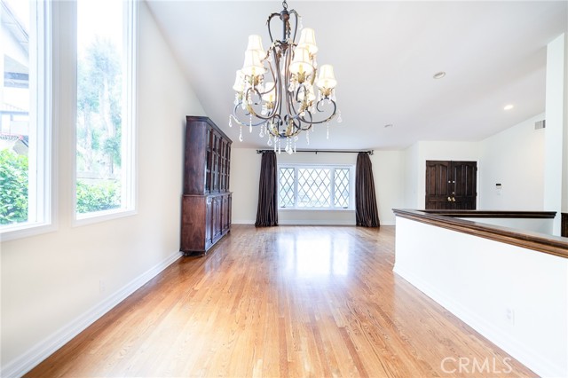 Detail Gallery Image 8 of 42 For 18337 Chatham Ln, Porter Ranch,  CA 91326 - 4 Beds | 2/1 Baths