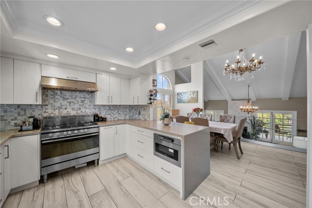 Detail Gallery Image 12 of 51 For 5156 Campo, Woodland Hills,  CA 91364 - 5 Beds | 4 Baths