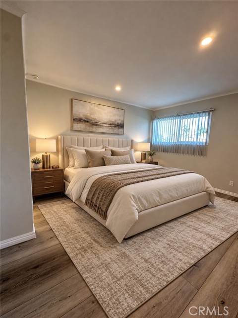 121 Sinclair, 122 photo 9