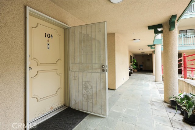 321 N orange, Monterey Park CA: https://media.crmls.org/medias/3aaa26cd-80d7-4da5-b6e5-dec3e3f73e5c.jpg