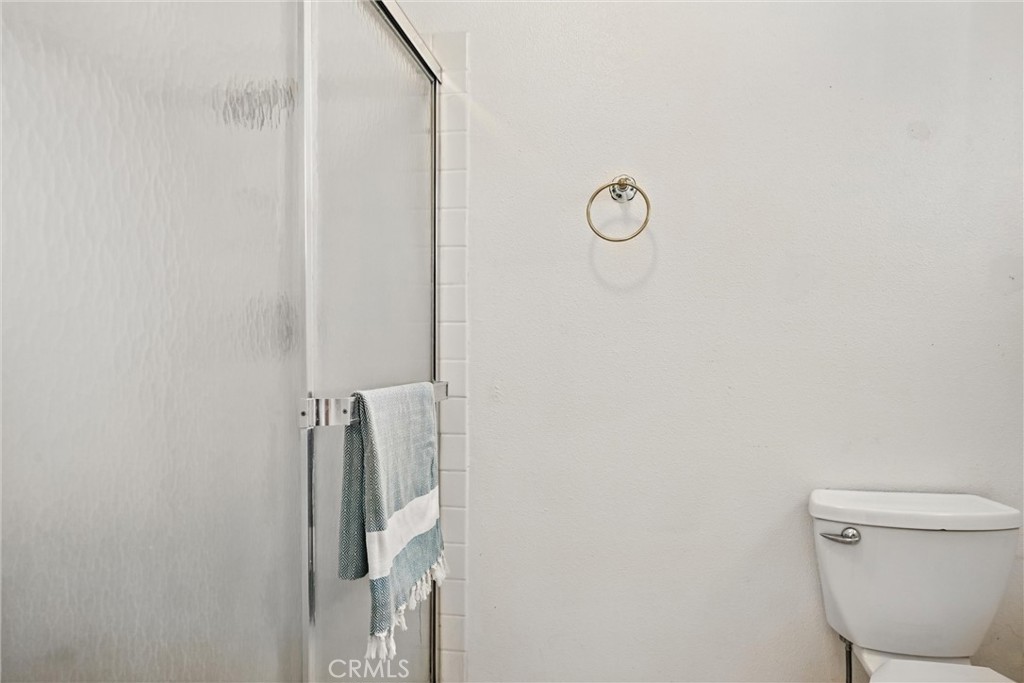 https://media.crmls.org/medias/3aaae201-c59a-448a-8363-3cad6bbd0950.jpg?preset=X-Large