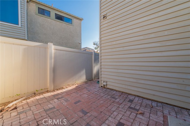 Image 20 of 33 For 63 Carriage Way 239