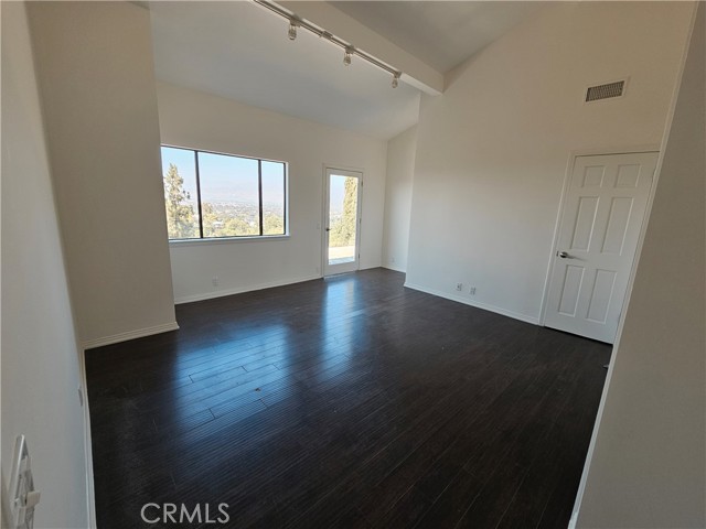 3622 Roberts View Place, Studio City CA: https://media.crmls.org/medias/3aac30d5-e1c9-4c53-8f86-d39f7367ac9e.jpg