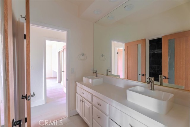 Detail Gallery Image 38 of 55 For 21016 Mendenhall Ct, Topanga,  CA 90290 - 5 Beds | 4/1 Baths