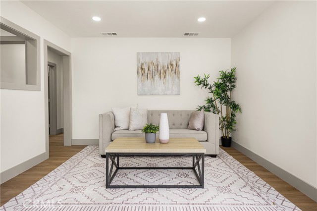 2510 Termino Avenue, Long Beach CA: https://media.crmls.org/medias/3aae83fa-c4ae-4cbd-bb14-b591095d6ec4.jpg