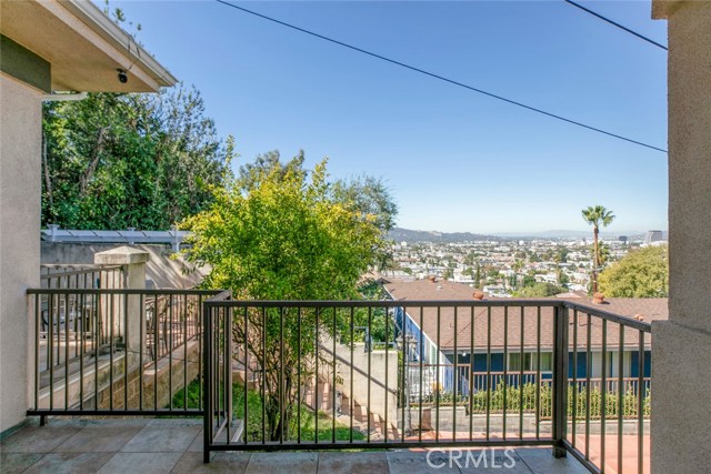 Detail Gallery Image 31 of 51 For 1301 Corona Dr, Glendale,  CA 91205 - 3 Beds | 5 Baths