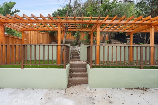 Detail Gallery Image 16 of 46 For 5850 Burwood Ave, Los Angeles,  CA 90042 - 3 Beds | 2 Baths