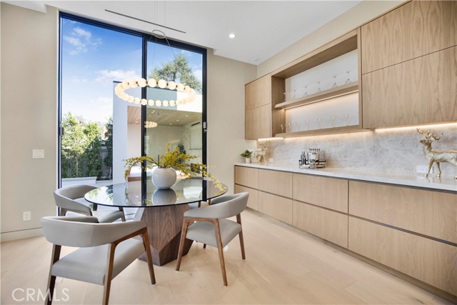 Detail Gallery Image 11 of 28 For 5170 Amestoy, Encino,  CA 91316 - 5 Beds | 6/2 Baths