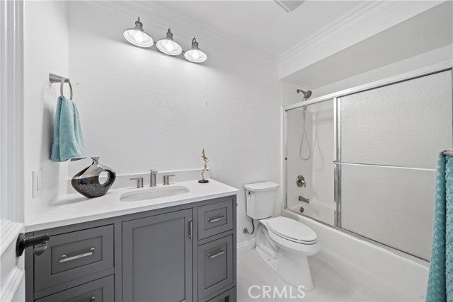 2214 Avalon Street, Costa Mesa CA: https://media.crmls.org/medias/3ab25571-e267-4998-9b1c-2a52e33bf248.jpg