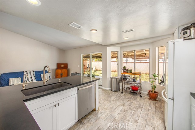 Detail Gallery Image 21 of 33 For 2201 Canyon, Colton,  CA 92324 - 3 Beds | 2 Baths