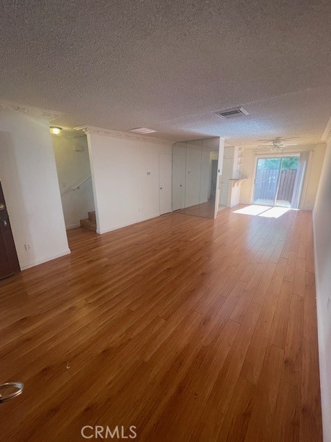 Detail Gallery Image 4 of 22 For 17045 Roscoe #14,  Northridge,  CA 91325 - 2 Beds | 1/1 Baths