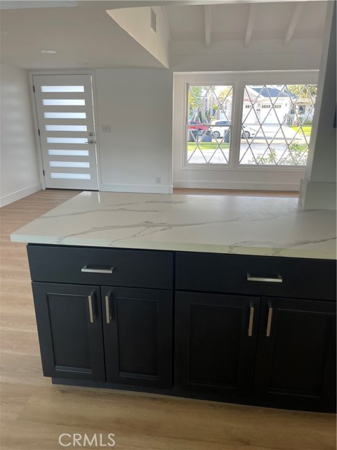 Detail Gallery Image 8 of 14 For 3062 Inverness Dr, Los Alamitos,  CA 90720 - 3 Beds | 2 Baths