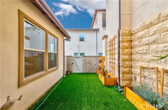 Detail Gallery Image 31 of 38 For 191 Frame, Irvine,  CA 92618 - 3 Beds | 2 Baths