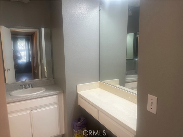 Detail Gallery Image 12 of 14 For 600 W 3rd St #A310,  Santa Ana,  CA 92701 - 2 Beds | 1 Baths
