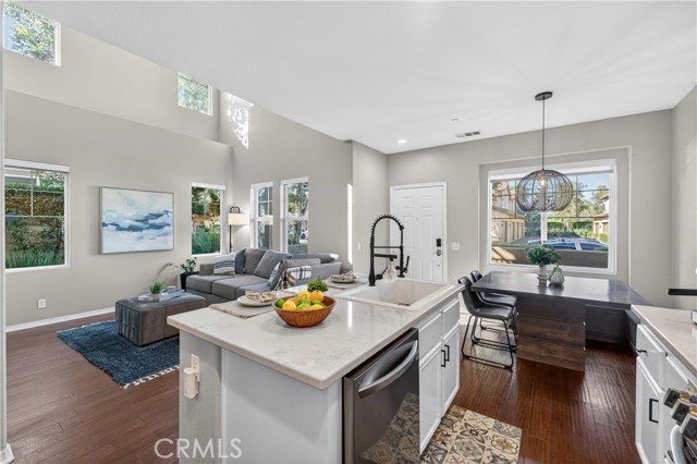 Detail Gallery Image 14 of 48 For 3065 N Torrey Pine, Orange,  CA 92865 - 3 Beds | 2/1 Baths