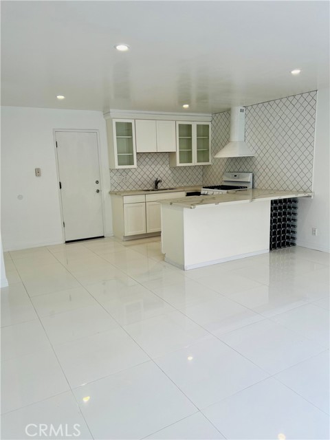 Detail Gallery Image 5 of 15 For 14730 S Normandie Ave #3,  Gardena,  CA 90247 - 2 Beds | 2 Baths