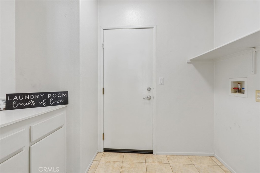 https://media.crmls.org/medias/3ab66358-4702-4ba1-b947-d21f091be237.jpg?preset=X-Large