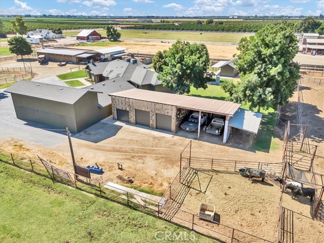 Detail Gallery Image 14 of 55 For 34811 Road 132, Visalia,  CA 93292 - 5 Beds | 3 Baths