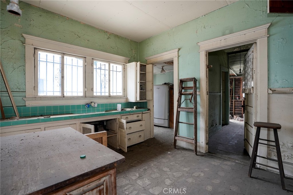 https://media.crmls.org/medias/3ab92f15-eb6b-4b89-bde4-6ae0dc71c303.jpg?preset=X-Large