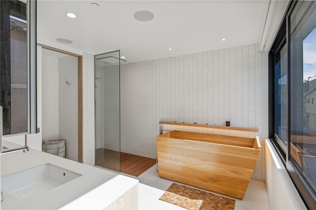 Mid Level Master Suite