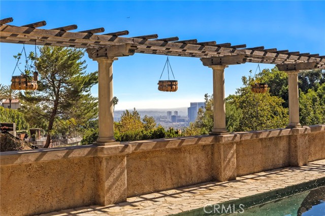 Detail Gallery Image 63 of 74 For 1316 Beverly Grove Pl, Beverly Hills,  CA 90210 - 5 Beds | 7/2 Baths