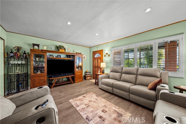 Detail Gallery Image 11 of 38 For 10111 Elkwood, Sun Valley,  CA 91352 - 3 Beds | 1 Baths