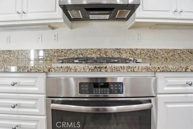 Detail Gallery Image 14 of 44 For 7165 Mystic Cloud, Corona,  CA 92880 - 3 Beds | 2/1 Baths