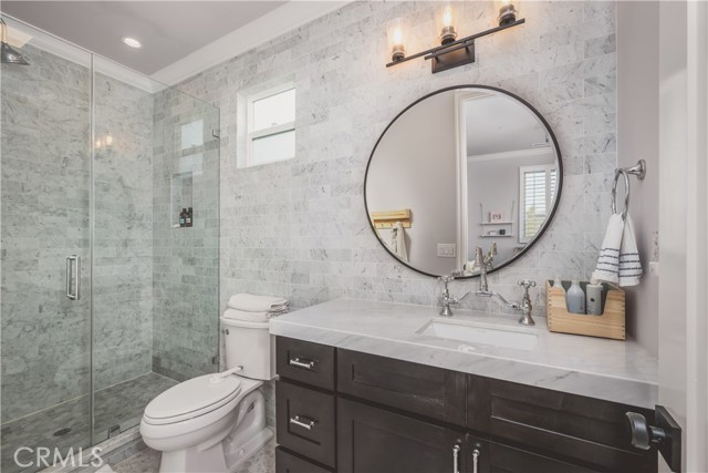 Detail Gallery Image 34 of 39 For 717 35th St, Manhattan Beach,  CA 90266 - 4 Beds | 4/2 Baths
