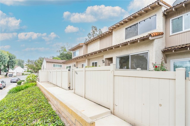 1266 Ramona Drive, Newbury Park CA: https://media.crmls.org/medias/3abbf8df-2905-437b-8ff2-469ad35fc167.jpg