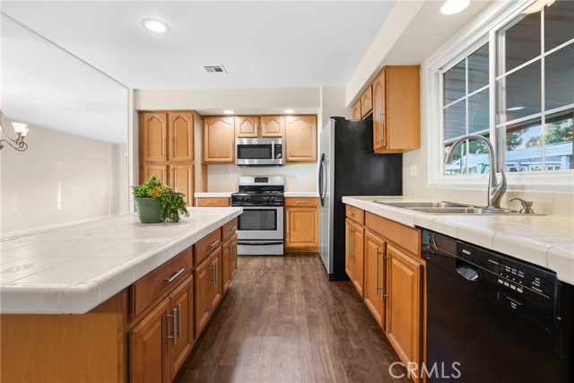 Detail Gallery Image 5 of 37 For 24001 Muirlands #47,  Lake Forest,  CA 92630 - 2 Beds | 2 Baths
