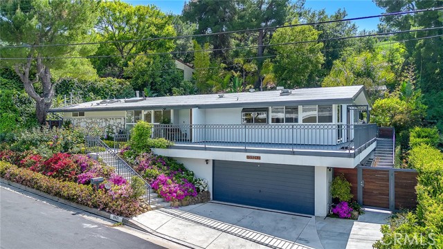 3521 Stonewood Drive, Sherman Oaks CA: https://media.crmls.org/medias/3abcc69c-80a9-4761-a9d7-527b181bad85.jpg