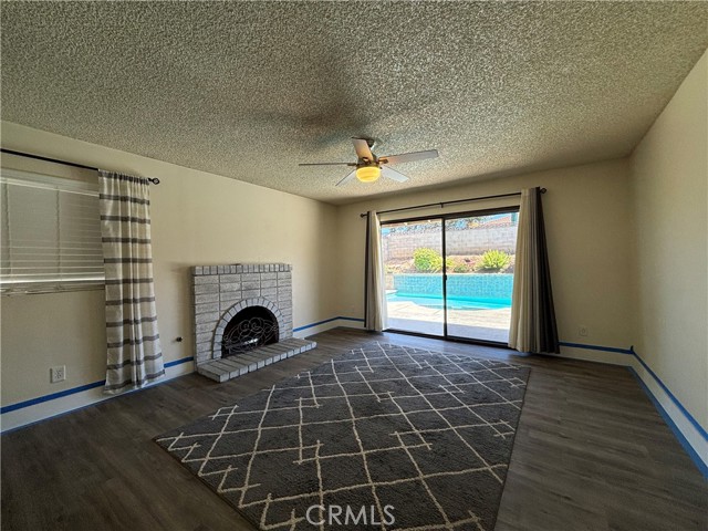 205 Ford Street, Redlands CA: https://media.crmls.org/medias/3abdcdbf-977a-401f-926f-aab5b2d84842.jpg
