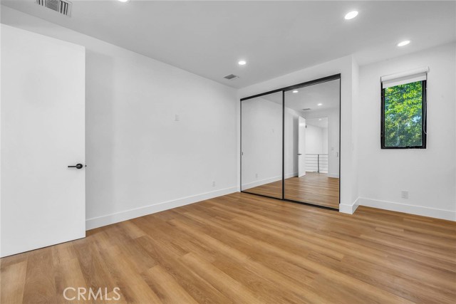 Detail Gallery Image 11 of 28 For 1531 Wellesley, Los Angeles,  CA 90025 - 4 Beds | 3 Baths