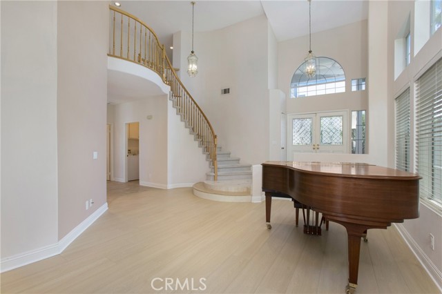 Detail Gallery Image 5 of 17 For 26711 Laurel Crest Dr, Laguna Hills,  CA 92653 - 4 Beds | 3 Baths