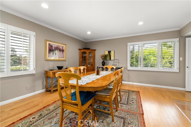 950 S Orange Grove Boulevard, Pasadena CA: https://media.crmls.org/medias/3abf1368-8aac-4237-bf77-96f809d82b66.jpg