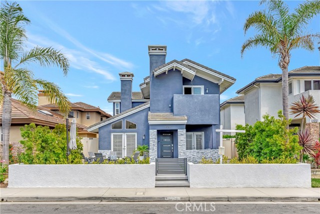 Detail Gallery Image 2 of 55 For 1916 Pine St, Huntington Beach,  CA 92648 - 4 Beds | 3 Baths