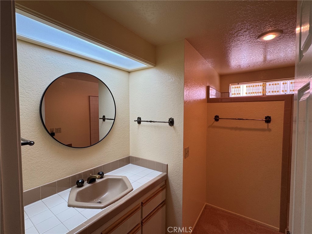 https://media.crmls.org/medias/3abf3f95-57c0-4bd8-891c-a41cb3363e07.jpg?preset=X-Large