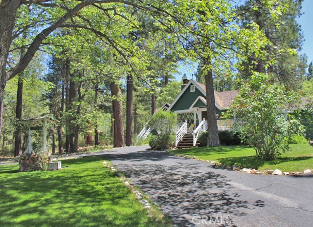 41191 Pennsylvania Avenue, Big Bear Lake CA: https://media.crmls.org/medias/3abf88e8-35d4-43d8-802a-719c0a4b45a5.jpg