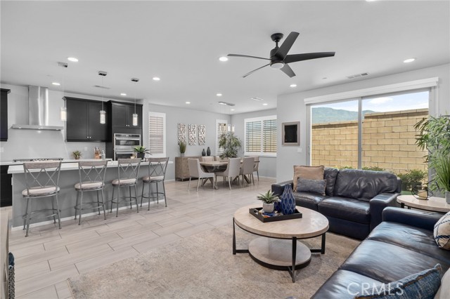 16076 Pesaro Lane, Fontana CA: https://media.crmls.org/medias/3abfce1a-738b-42f8-9cc6-9e303b45ac0e.jpg