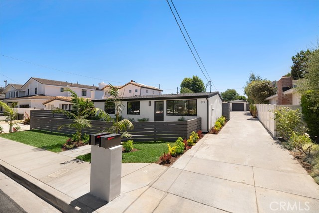 Detail Gallery Image 4 of 40 For 221 Monte Vista Ave, Costa Mesa,  CA 92627 - 5 Beds | 3/1 Baths