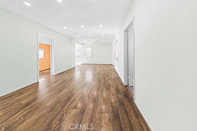 Detail Gallery Image 17 of 22 For 10717 Cantara St, Sun Valley,  CA 91352 - 3 Beds | 2 Baths