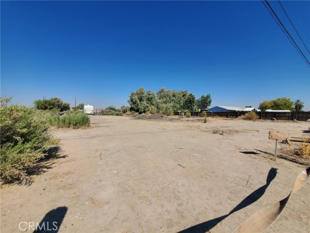 14983 S Neighbours Boulevard, Blythe CA: https://media.crmls.org/medias/3ac1ae2f-31b9-410d-8592-d2b4b2aba834.jpg