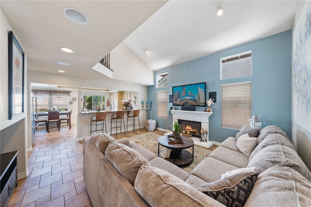 Detail Gallery Image 15 of 50 For 2929 Camellia Ct, Corona,  CA 92882 - 5 Beds | 2/1 Baths